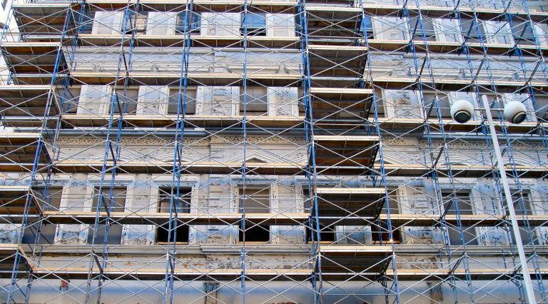 Scaffolding and building defects